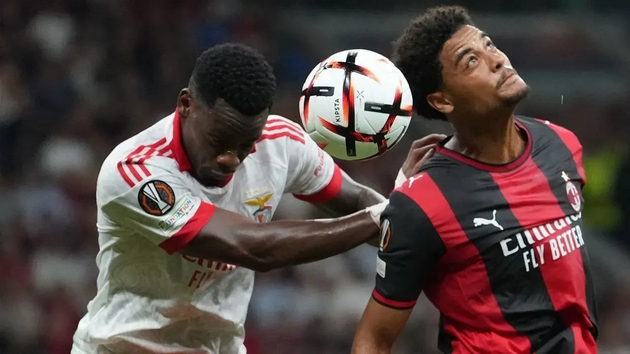 Koni De Winter Ungkap Alasan Milan Main Empat Bek Lawan Lecce