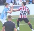 Kontroversi Keputusan Wasit: Sunderland Tak Dapat Penalti Akibat Handball Elliot Anderson