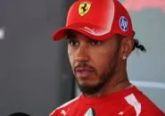 Lewis Hamilton Bantah Keras saat Verstappen Melaju