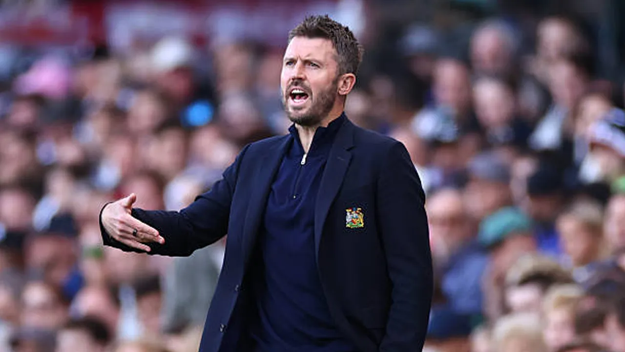 Michael Carrick Jadi Sasaran Pertanyaan, Gary Neville Murka Lihat Performa MU