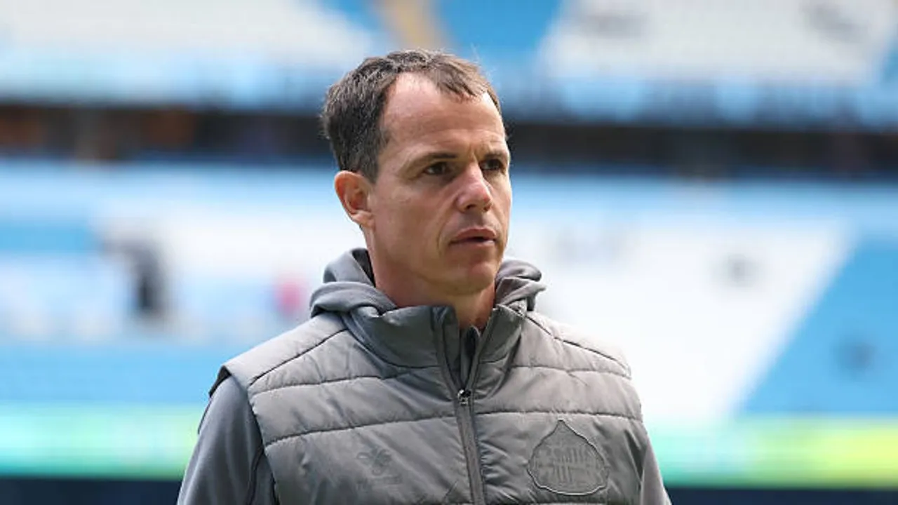 Regis Le Bris puji performa anak asuhnya usai berikan perlawanan sengit ke Manchester City