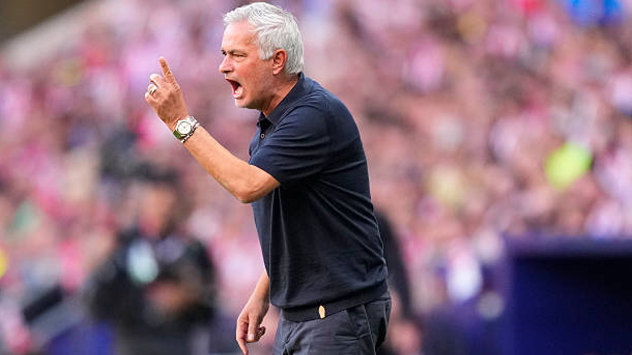 Soroti Keputusan Wasit, Diego Simeone Tanggapi Ledakan Emosi Jose Mourinho