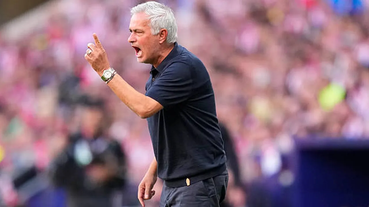 Soroti Keputusan Wasit, Diego Simeone Tanggapi Ledakan Emosi Jose Mourinho