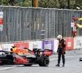 Verstappen Kecelakaan, Hamilton Alami Gangguan ‘Tombol Ajaib’