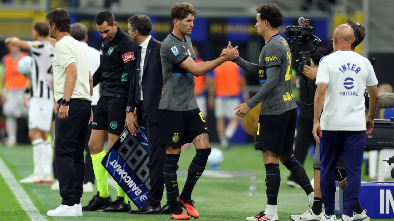 Bergomi: John Stones Bukan Pengganti Ideal Bek Man-Marking Inter