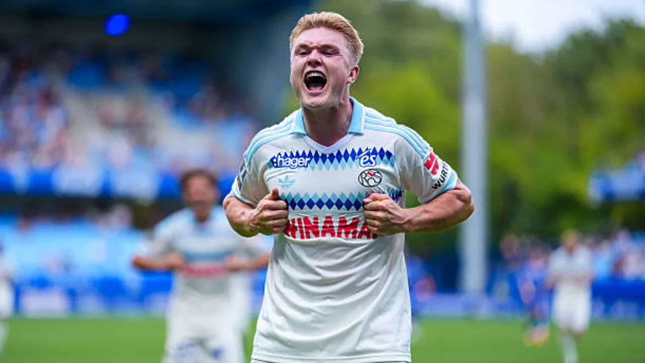 Chelsea pertimbangkan Conrad Harder sebagai opsi penyerang baru usai tampil impresif bersama Strasbourg