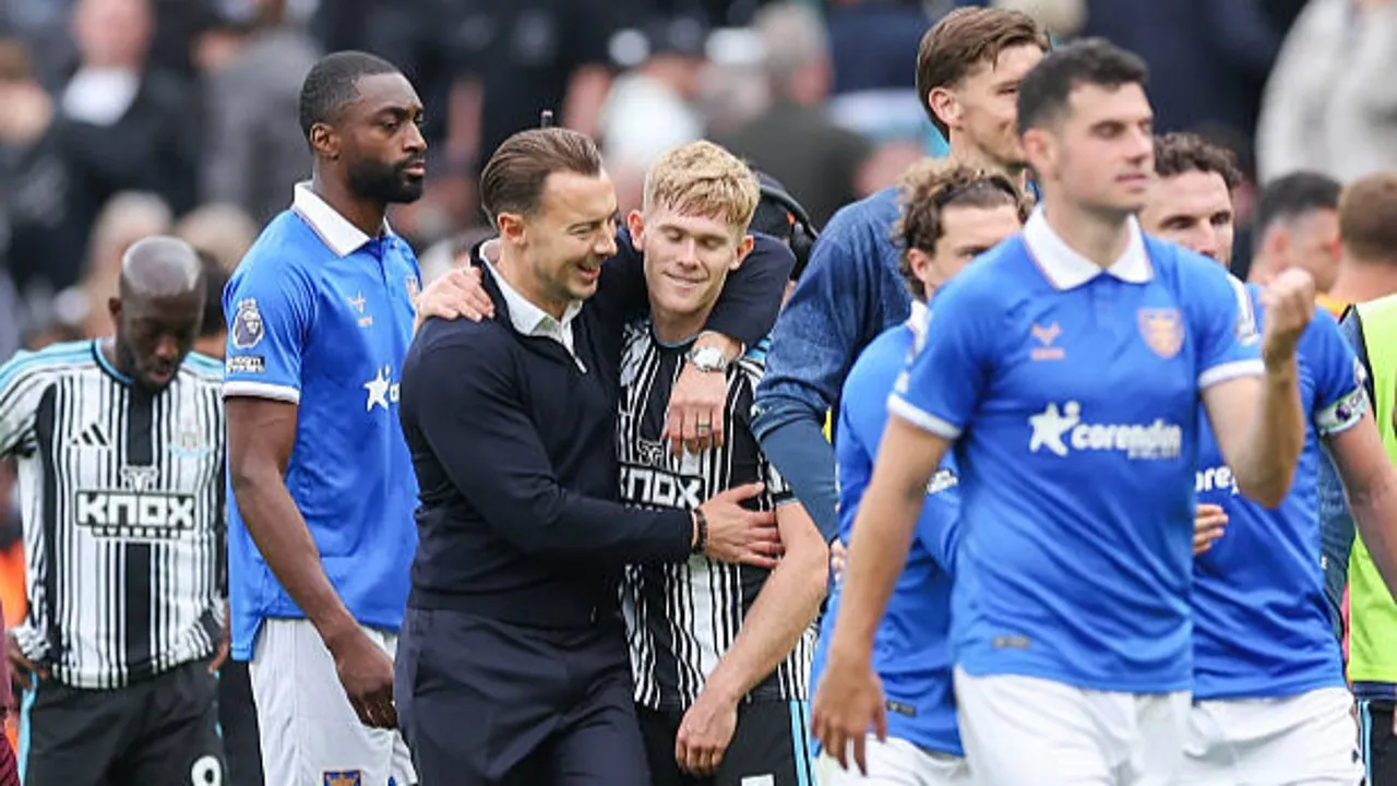 Jaissle Sanjung Performa Gemilang Lewis Hall Bersama Newcastle