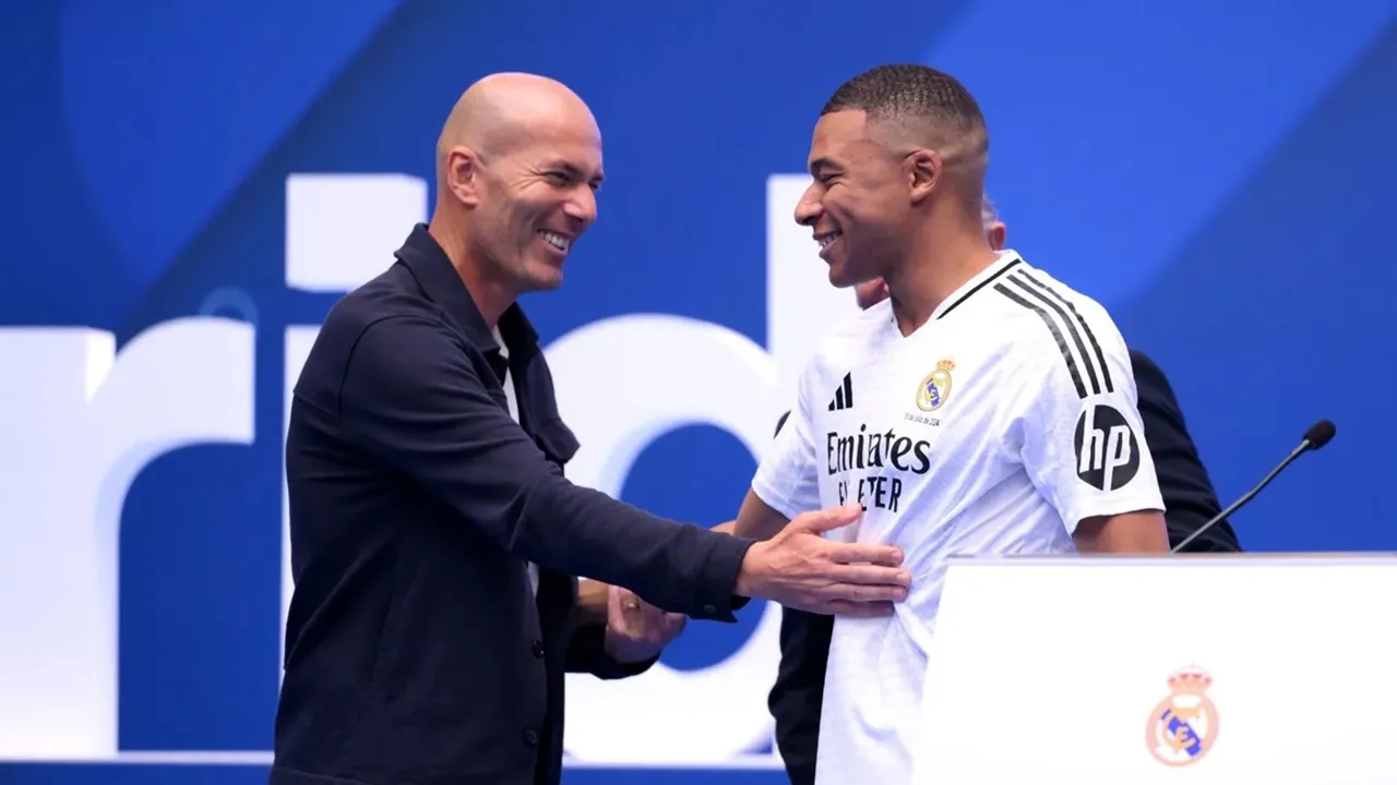Kylian Mbappe Kini Fokus Membela Timnas Prancis Bersama Zidane
