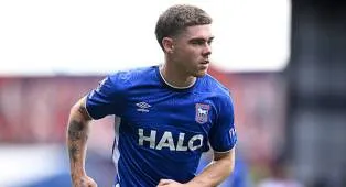 Leif Davis Merasa Jauh Lebih Siap Hadapi Tantangan di Premier League