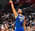 Nicolas Batum Pensiun di Tanggal Kenangan Ayahnya