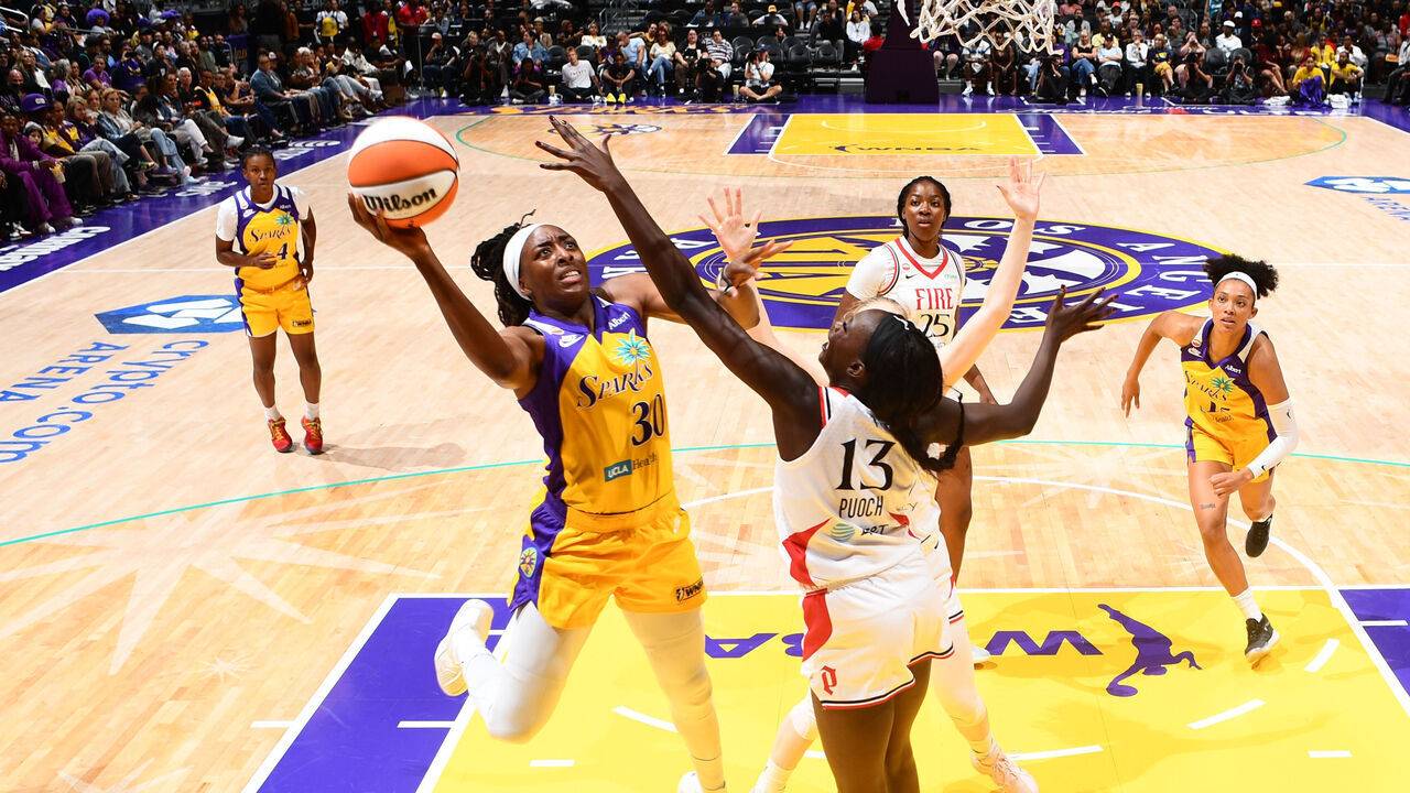 Nneka Ogwumike Cetak Sejarah WNBA dalam Kemenangan Los Angeles Sparks