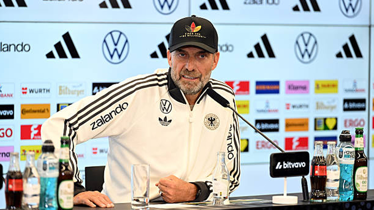 Sapa Penggemar Timnas Jerman, Jurgen Klopp Gunakan Cara Khasnya