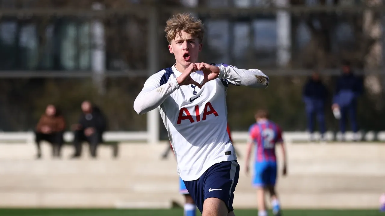 Striker muda Tottenham