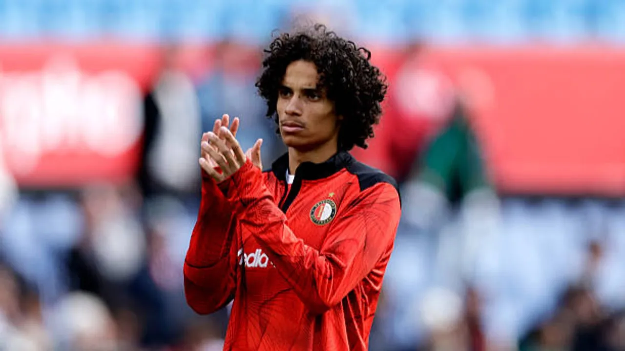 Arsenal dan Chelsea Incar Gelandang Muda Feyenoord, Gjivai Zechiel