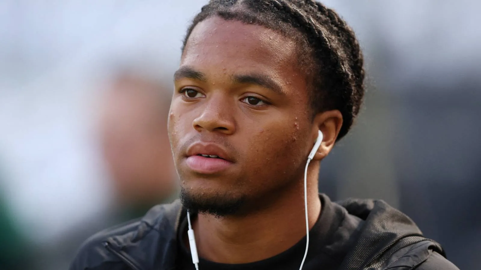 Arsenal dan Liverpool Bersaing untuk Rio Ngumoha dalam Bursa Transfer - sumber: (givemesport)
