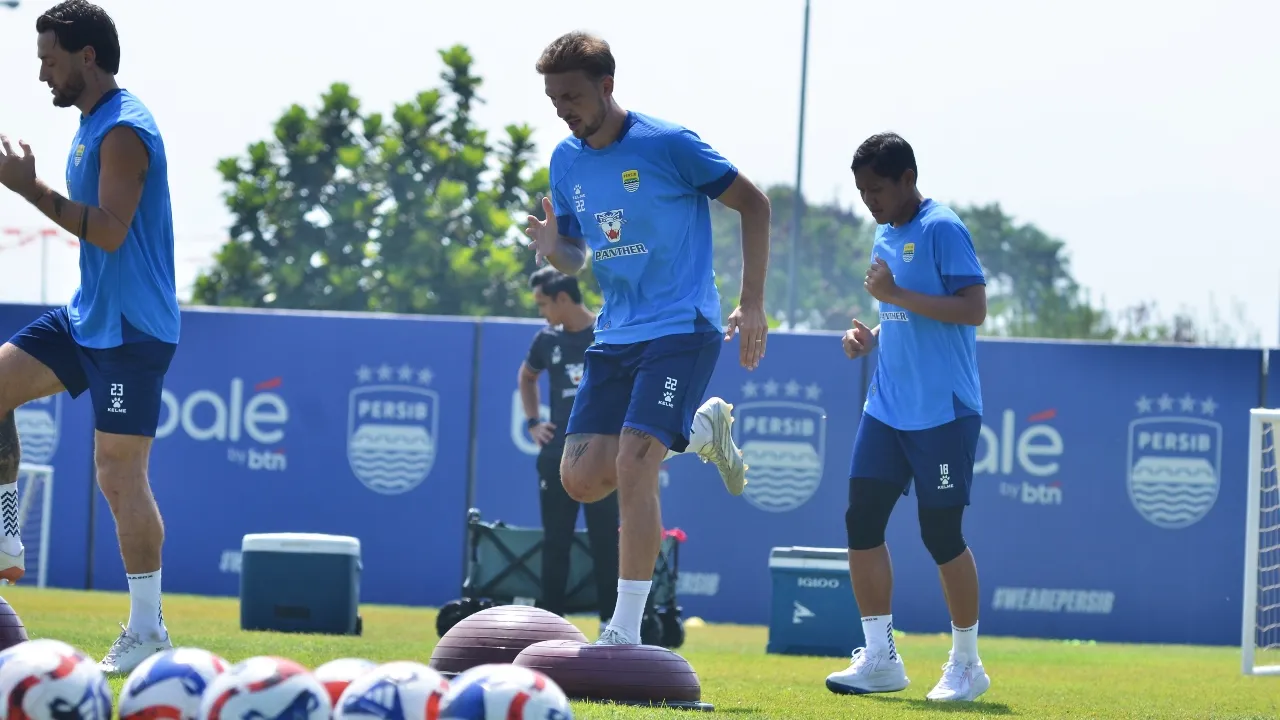 Bek Persib, Danijel Loncar