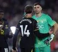 Emiliano Martinez Tepis Peluang Raih Penghargaan Individu