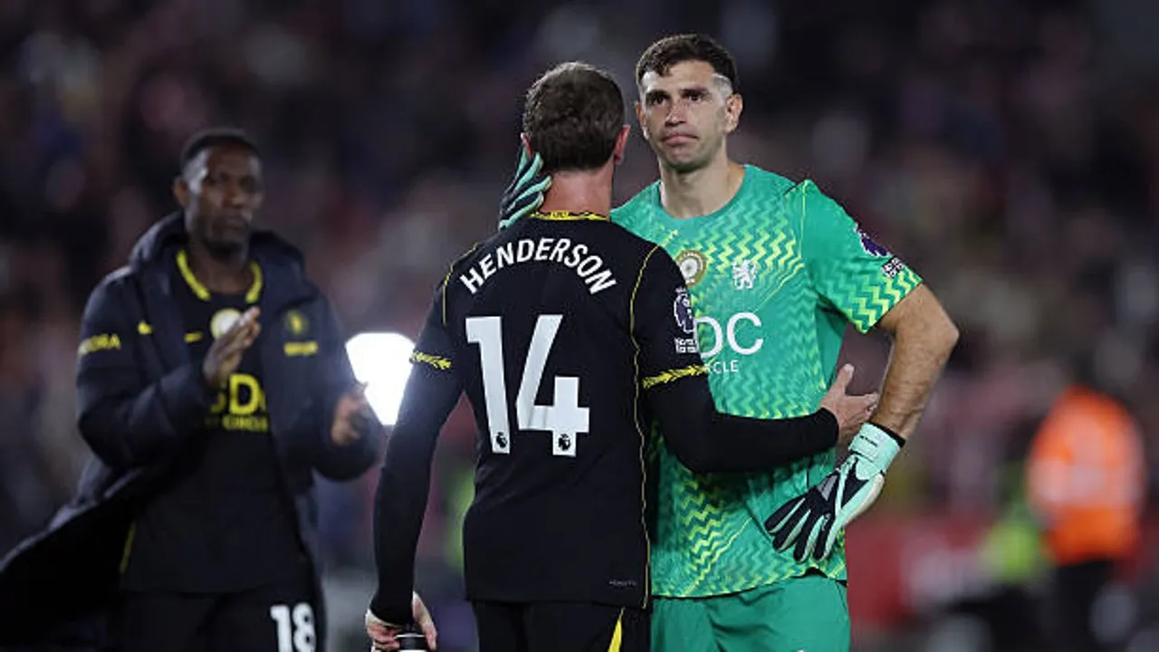 Emiliano Martinez pesimistis raih Trofi Lev Yashin usai melakoni awal sulit bersama Chelsea
