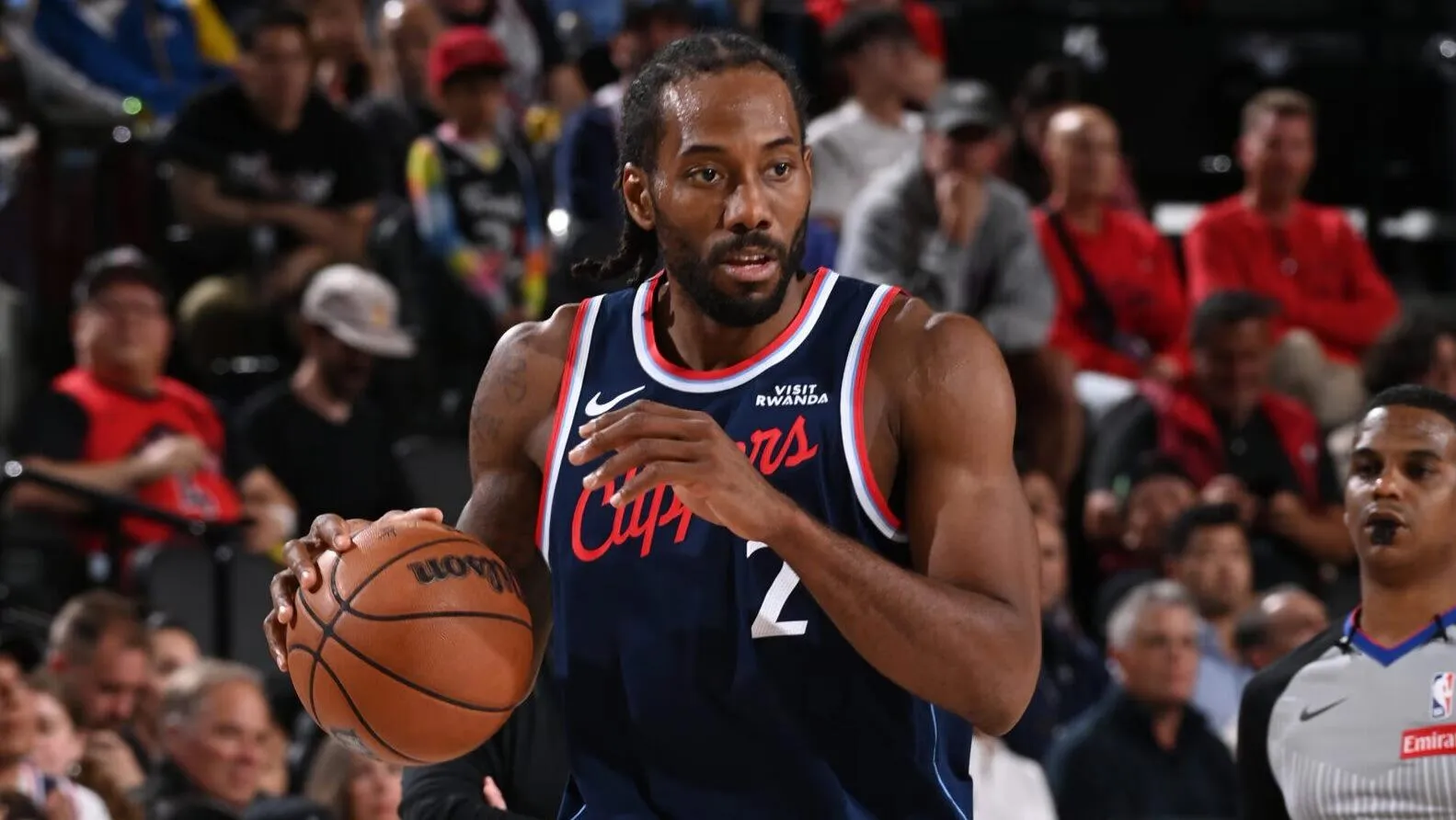 Kawhi Leonard Perpanjang Kontrak Bersama Toronto Raptors - sumber: (mainbasket)