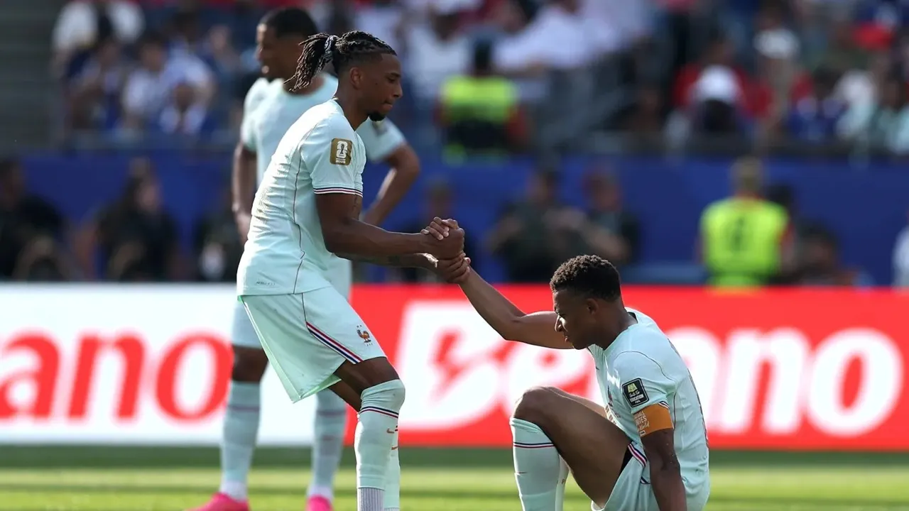 Kylian Mbappe Buka Suara Rumor Michael Olise ke Real Madrid