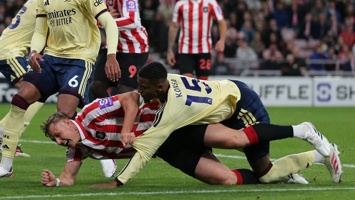 Premier League: Penalti Sunderland vs Arsenal Tak Sah - sumber: (footballlondon)