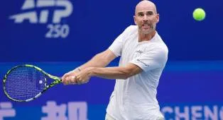 Adrian Mannarino Pupuskan Harapan Wakil Tuan Rumah Di Chengdu