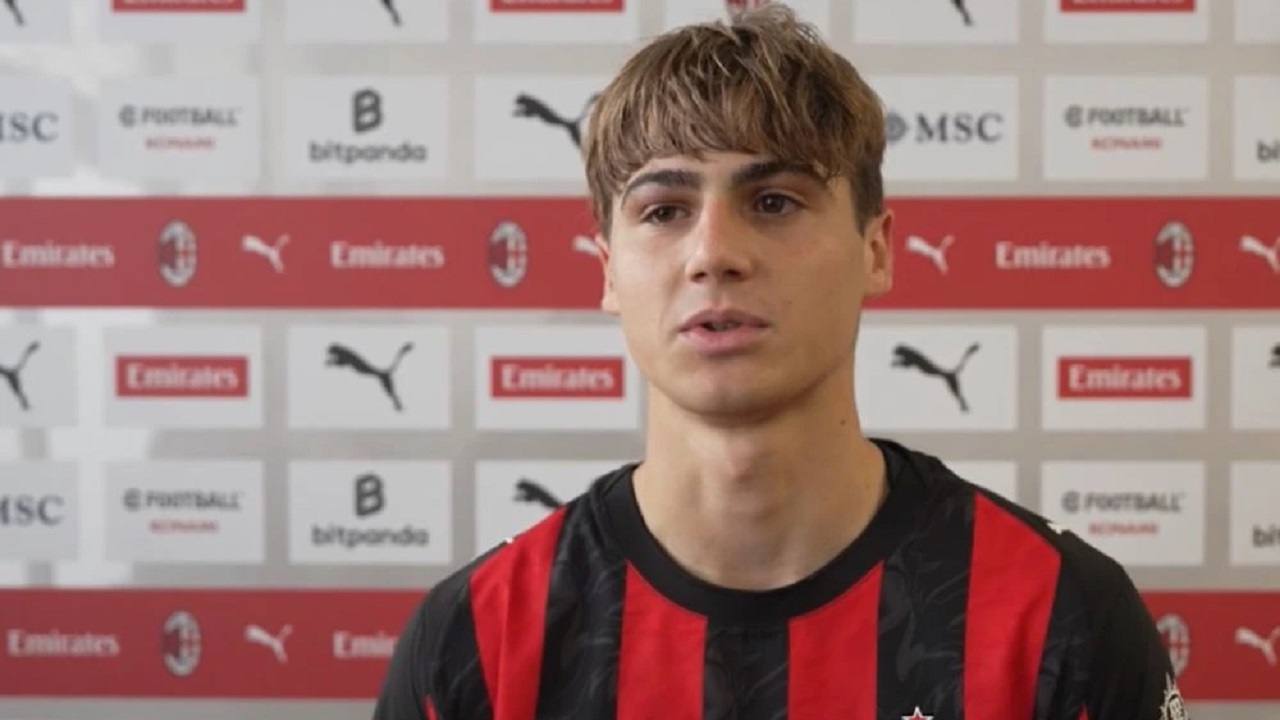 Emanuele Borsani Teken Kontrak Profesional Pertama Milan