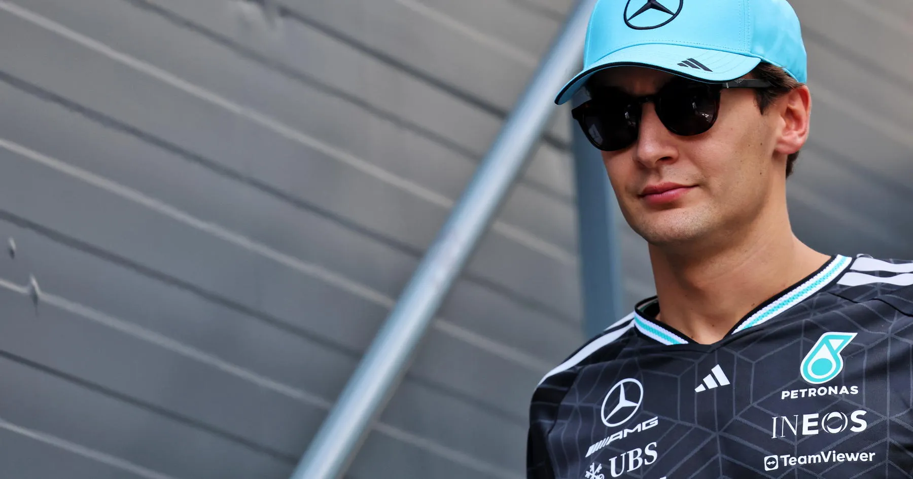 George Russell Dominasi Latihan F1, Lindblad Alami Kecelakaan Lagi - sumber: (racingnews365)