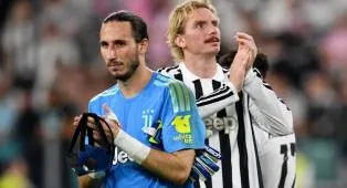 Grabara Jalani Operasi ACL Sukses Pasca Cedera Lawan Juventus