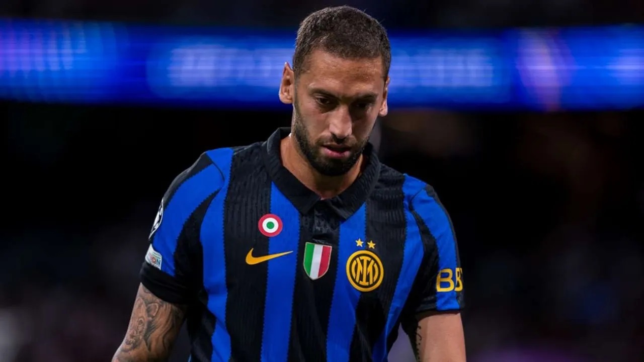Negosiasi Kontrak Baru Hakan Calhanoglu di Inter Milan Masih Mandek