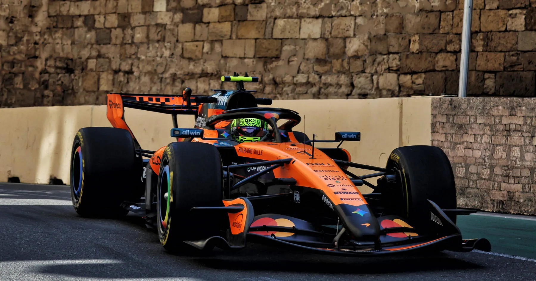 Norris: Jarak McLaren di Baku Seperti Tikaman di Hati - sumber: (racingnews365)