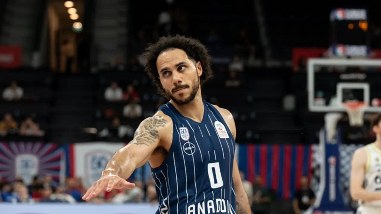 Shane Larkin Antusias Bermain untuk Anadolu Efes