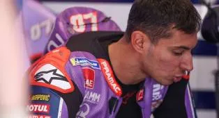 Toprak Tetap Lanjutkan Balapan Demi Hormati Yamaha
