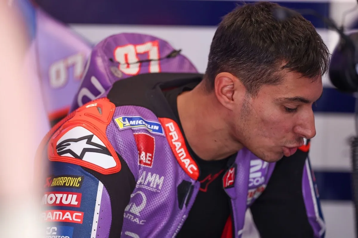Toprak Tetap Lanjutkan Balapan Demi Hormati Yamaha - sumber: (motorsport)