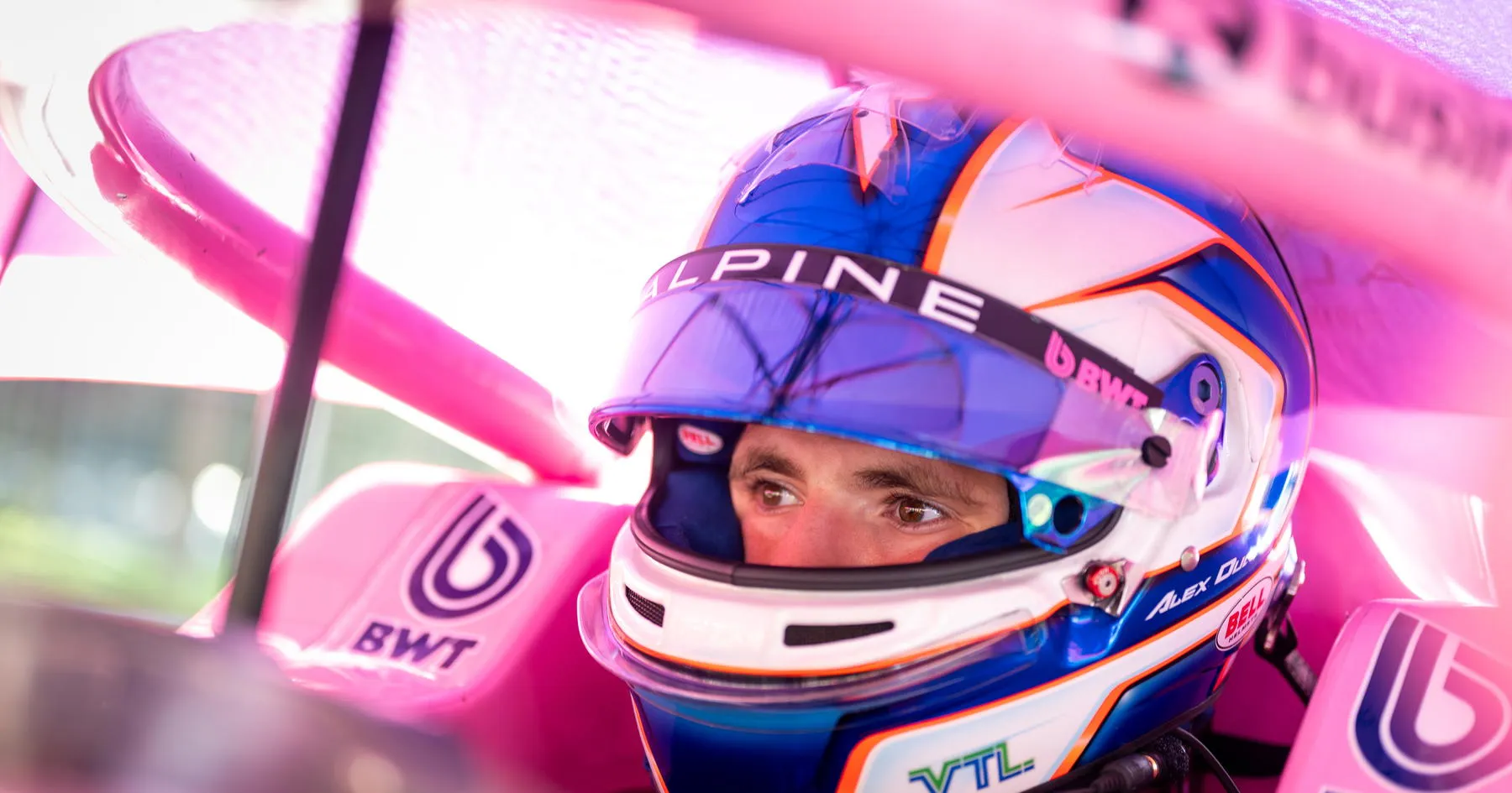 Alex Dunne Raih Kemenangan Perdana di Balap F2 Baku - sumber: (racingnews365)