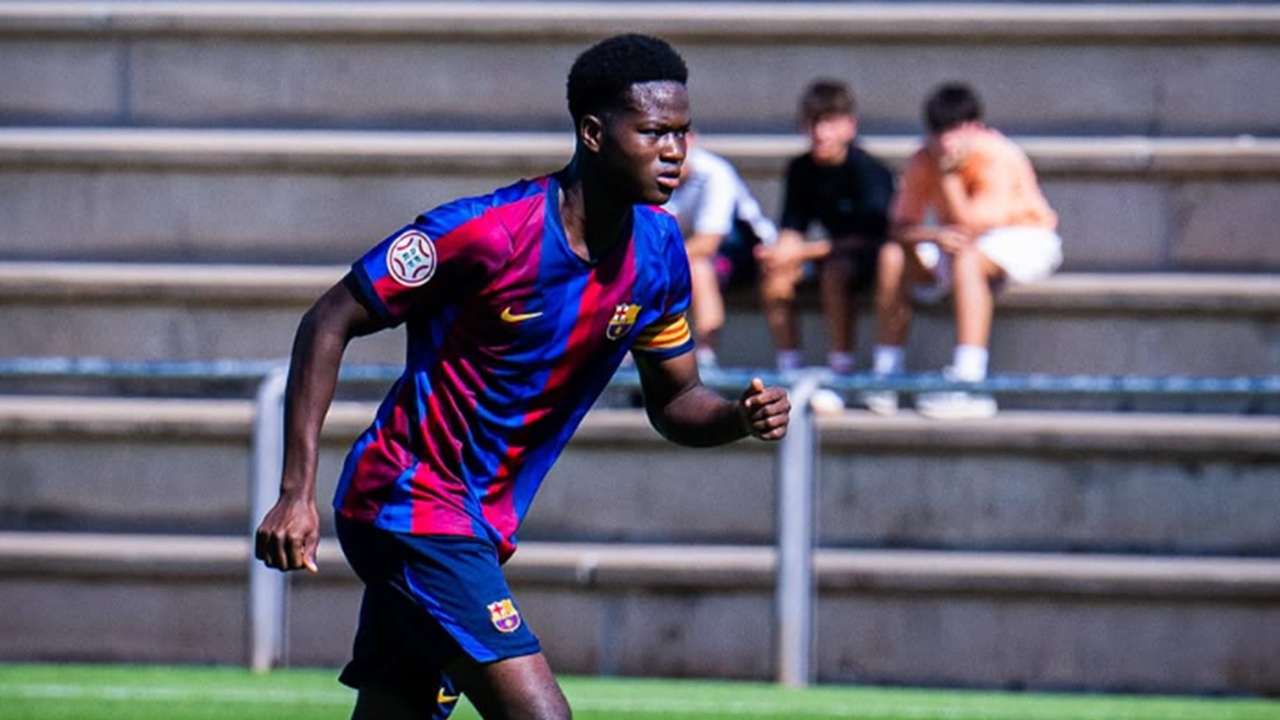 Barcelona Berniat Perpanjang Kontrak Baba Kourouma