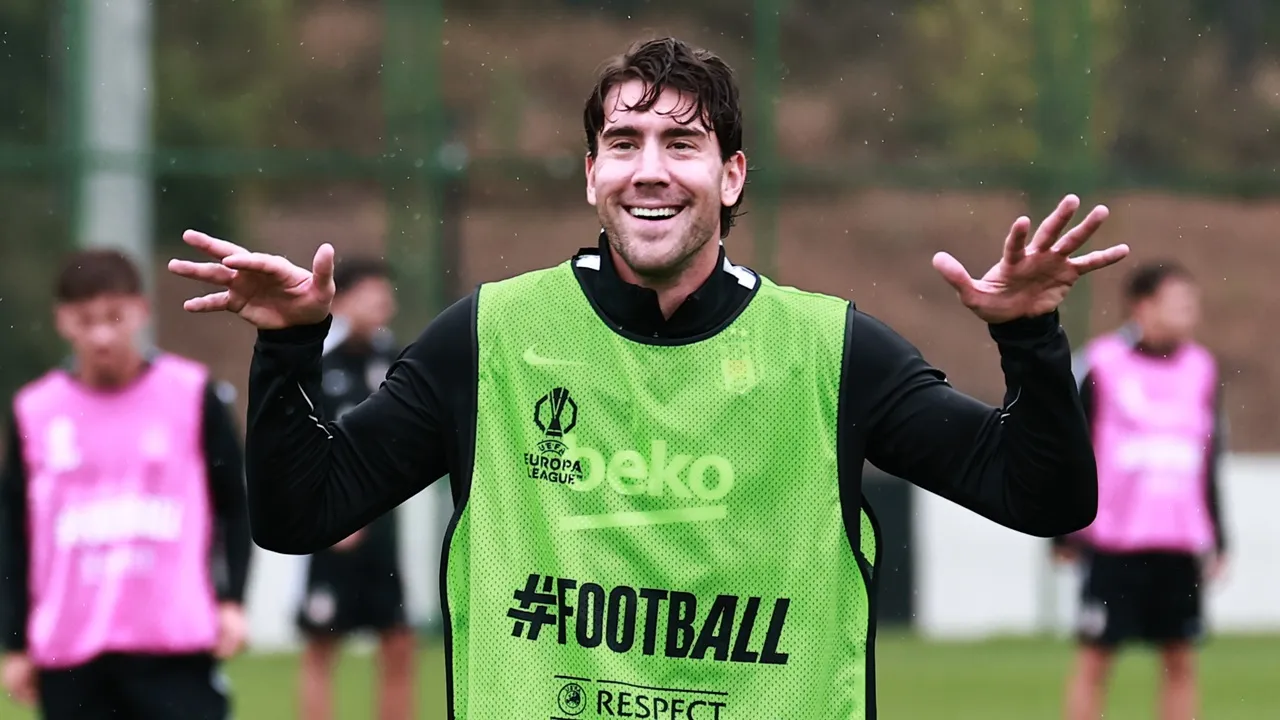 Eks Juventus: Kolo Muani dan Woltemade Tak Sejago Dusan Vlahovic