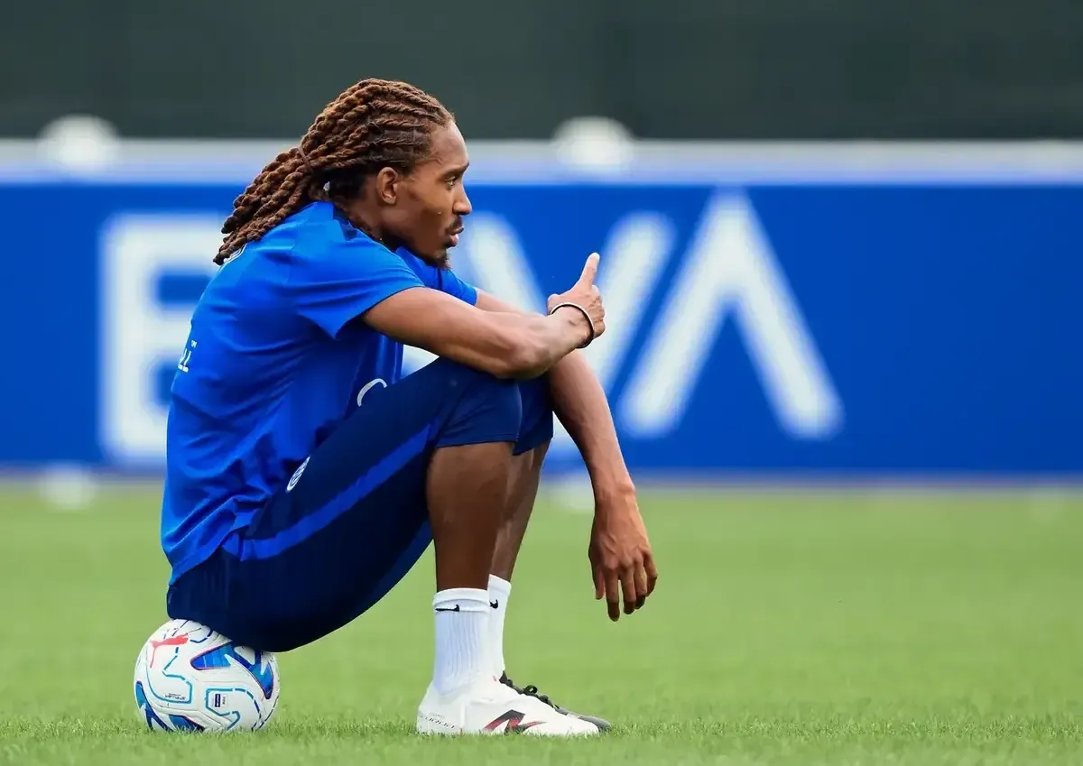 Eks Pemandu Bakat Spurs Bingung Alasan Penjualan Spence ke Inter - sumber: (footballitalia)