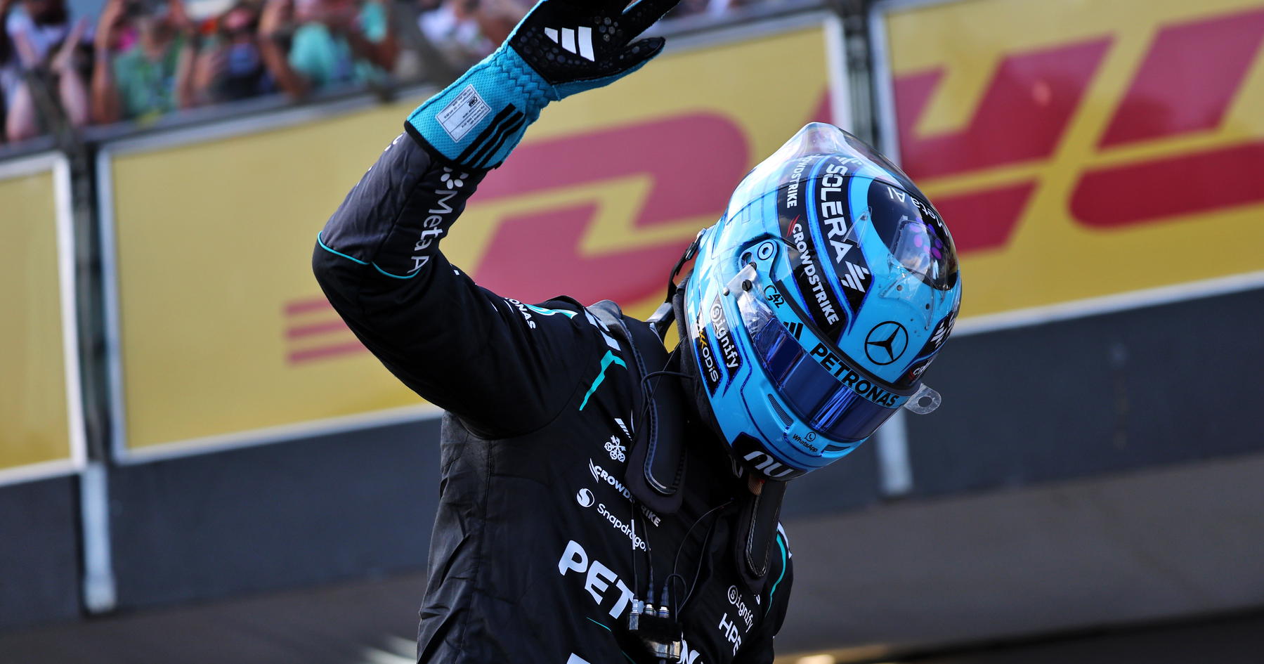 George Russell Terpukau dengan Pole Position Sempurna di Baku