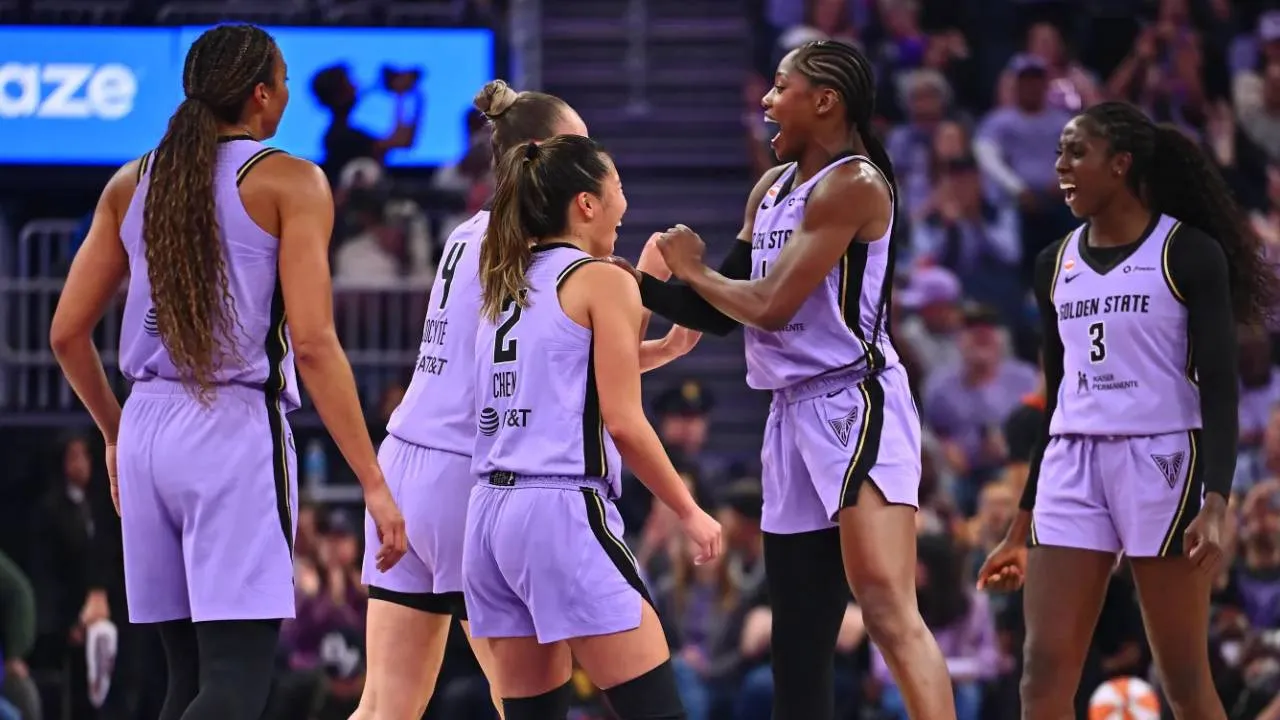 Golden State Valkyries mengincar kemenangan dalam tiga pertemuan musim ini sekaligus menyapu bersih Sparks. (Foto: AP)