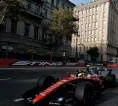 Hamilton Bahas Insiden Dekat dengan Lawson di Baku