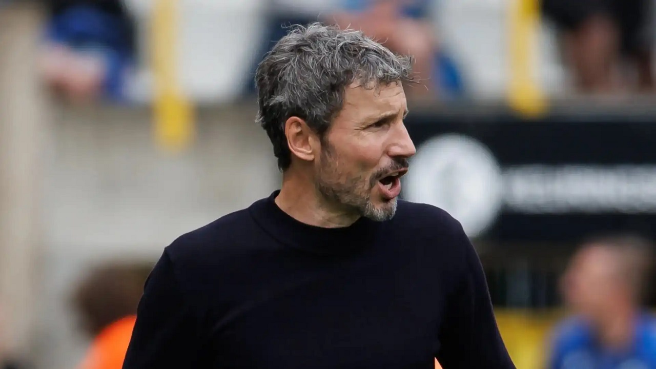 Mark Van Bommel Buka Peluang Kembali Latih AC Milan di Masa Depan