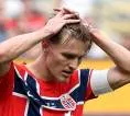 Martin Odegaard Bantu Anak yang Terkena Bola di Pertandingan