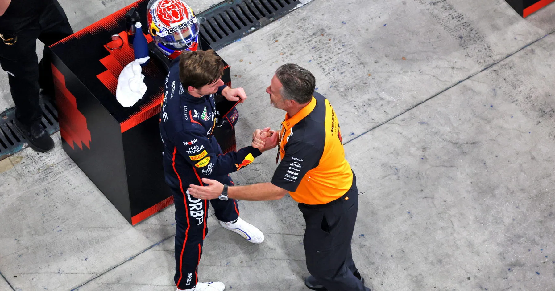 McLaren Buka Peluang bagi Verstappen di Masa Depan - sumber: (racingnews365)