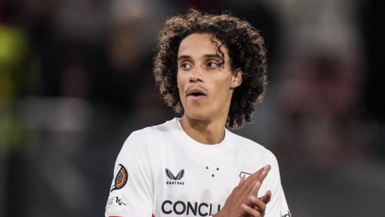 Tottenham Berminat Pada Servis Gelandang Muda Feyenoord Incaran Chelsea