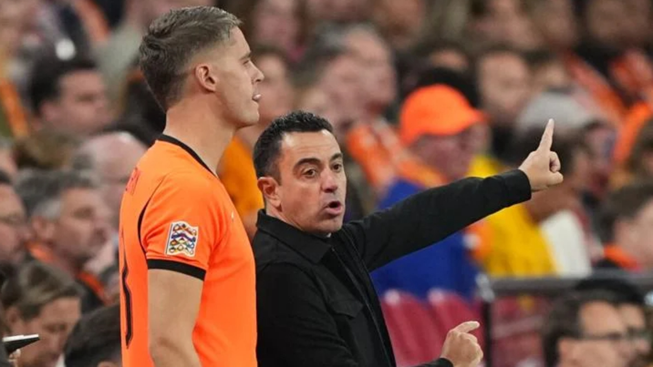 Van Der Vaart Bela Keputusan Xavi Panggil Joey Veerman ke Timnas Belanda