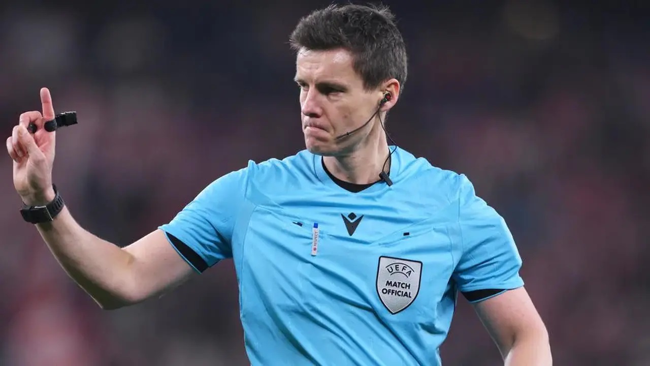 Wasit Daniel Siebert Ditunjuk memimpin Laga Italia vs Belgia di Olimpico