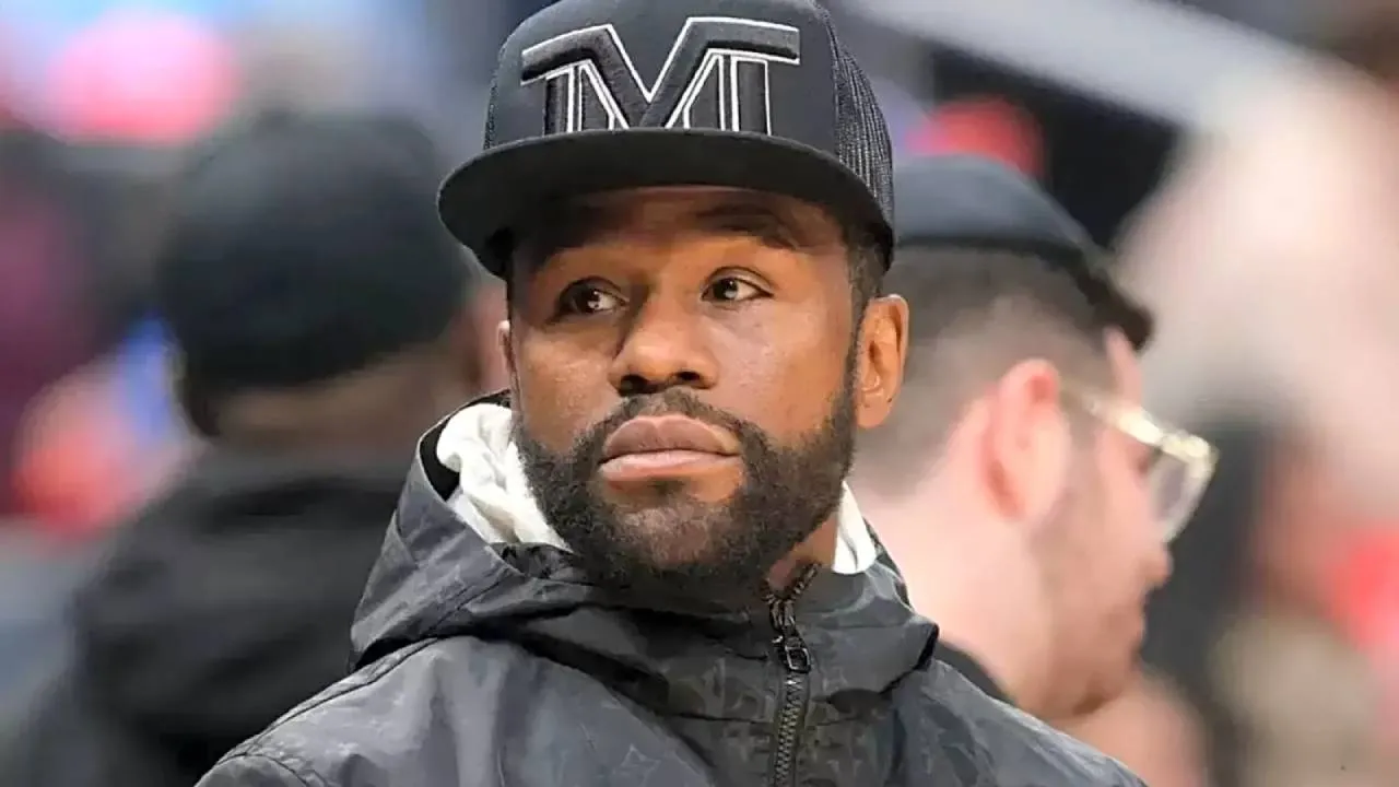 Pencabutan “without prejudice” berarti Floyd Mayweather masih memiliki hak untuk mengajukan kembali gugatan dengan klaim yang sama. (Foto: Fight TV)