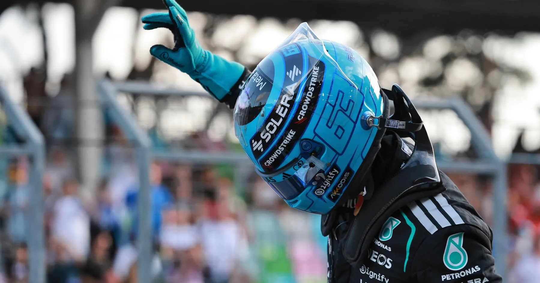 George Russell Harapkan Kebangkitan Kimi Antonelli di Baku - sumber: (racingnews365)