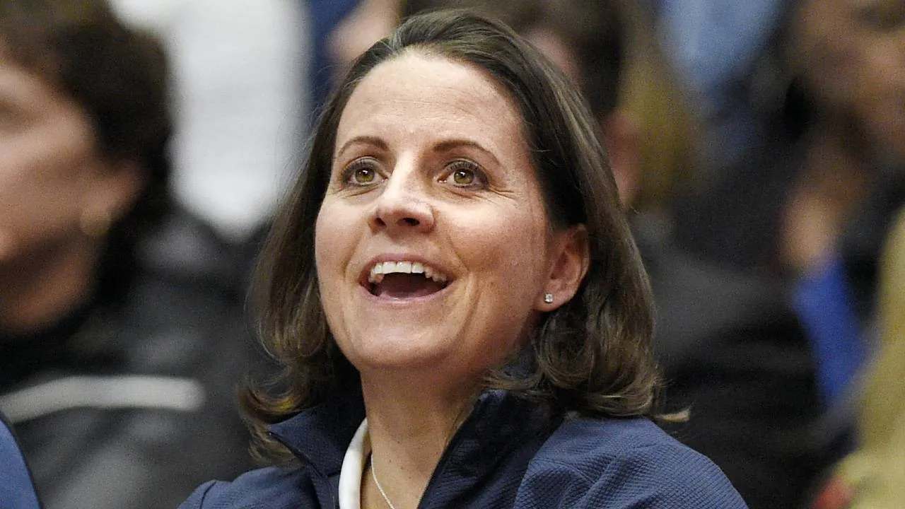 Jen Rizzotti melihat Houston sebagai peluang untuk menarik pemain karena merupakan pasar besar dengan kota dan arena NBA. (Foto: AP)